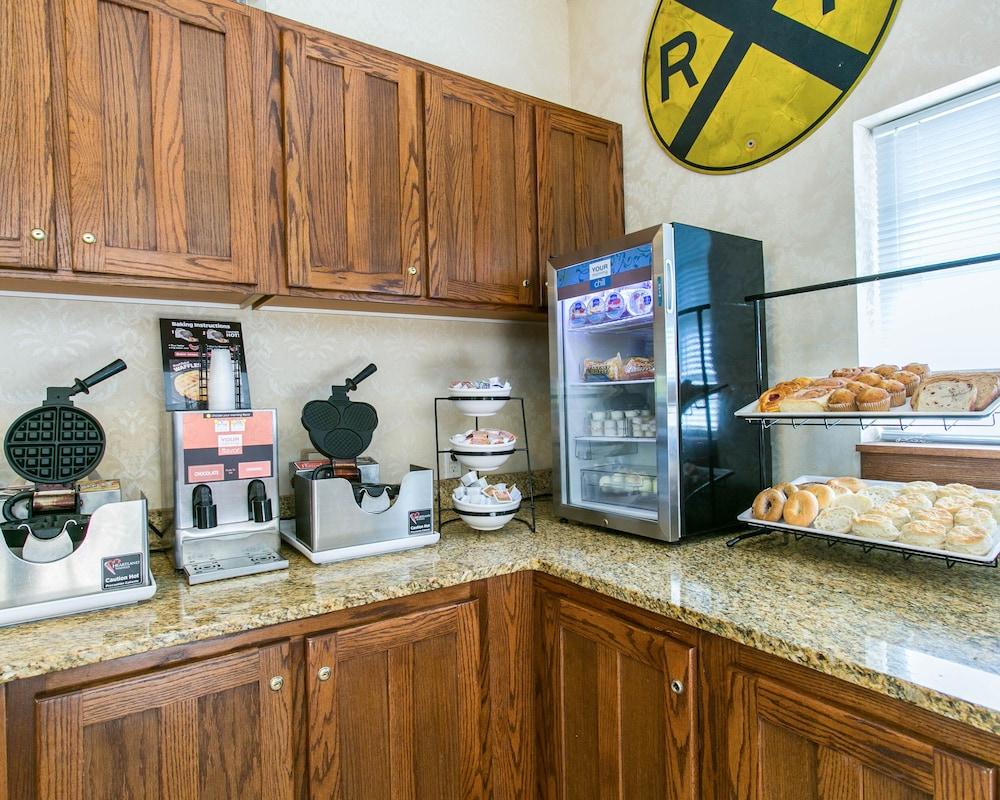 Comfort Inn Warrensburg Station photo 50