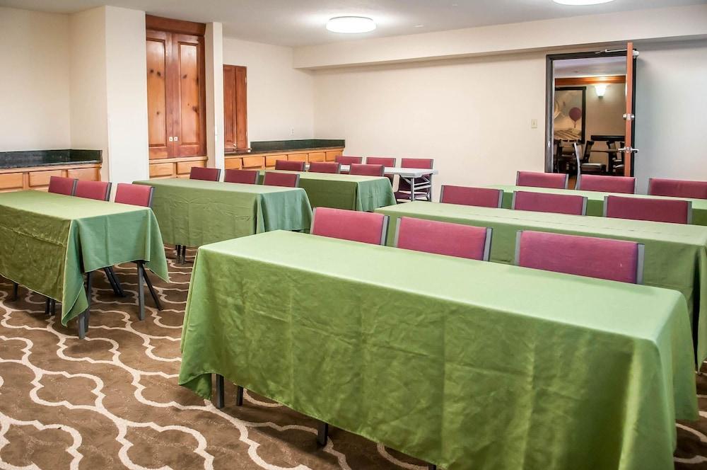 Comfort Suites Albuquerque/North Journal Center photo 44