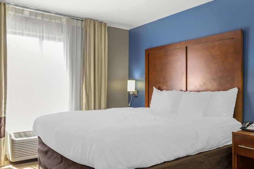 Comfort Inn Garner Clayton I-40 photo 45