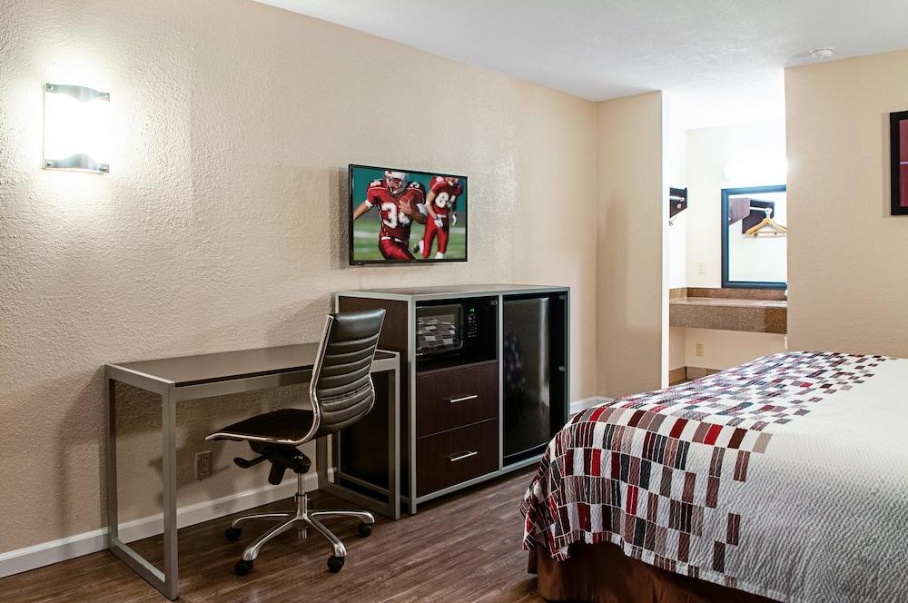 Red Roof Inn Slidell photo 25