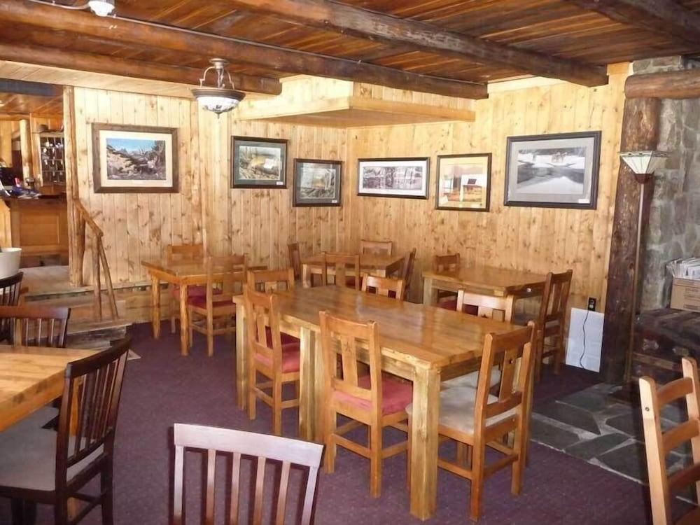 The Twin Lakes Inn photo 18