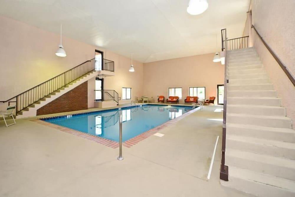 Manchester Heritage Inn And Suites photo 20