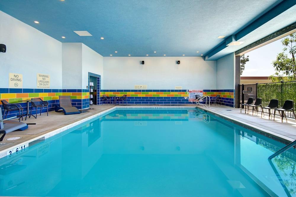 Hampton Inn & Suites Ontario Rancho Cucamonga photo 32