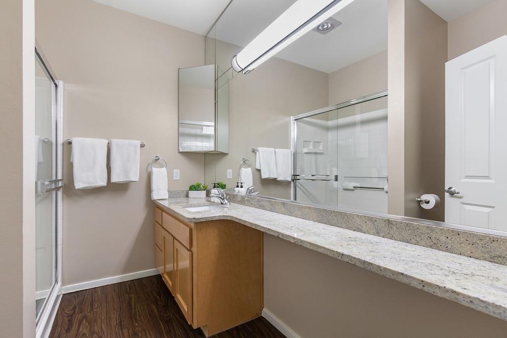 Kasa Bellevue Seattle photo 30
