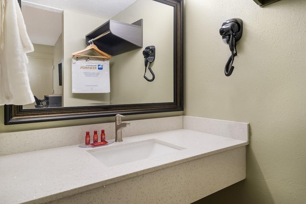 SureStay Hotel by Best Western Columbus Downtown photo 13