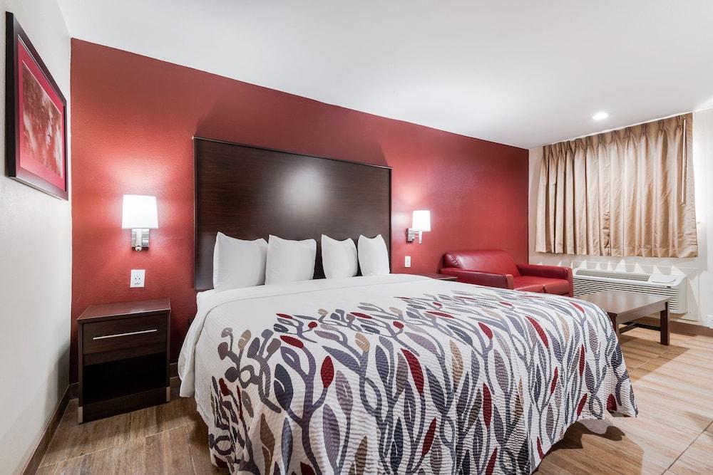 Red Roof Inn Houston – Spring North photo 3