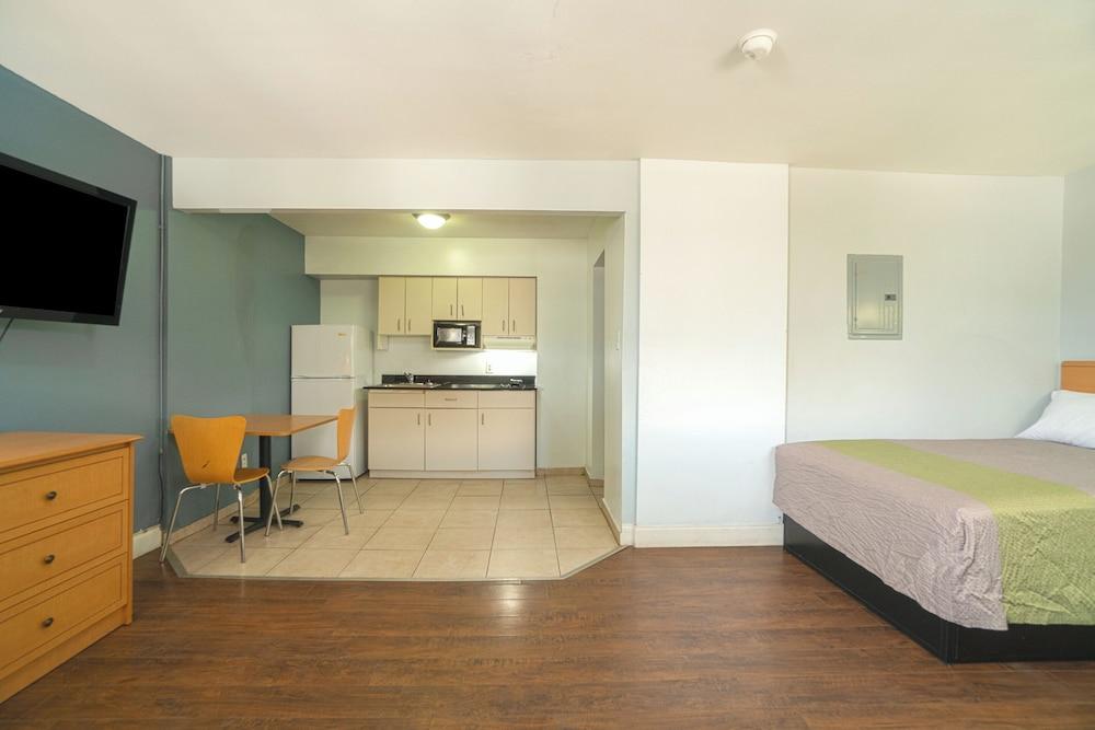 OYO Hotel Midland photo 7