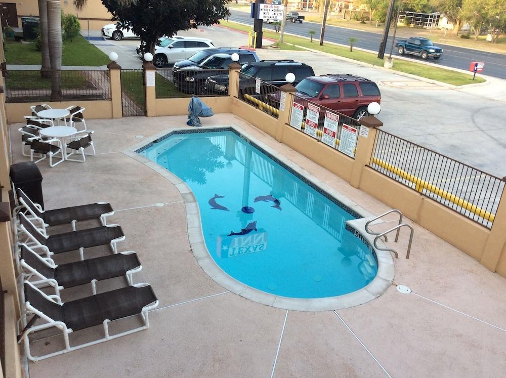Texas Inn Weslaco photo 48