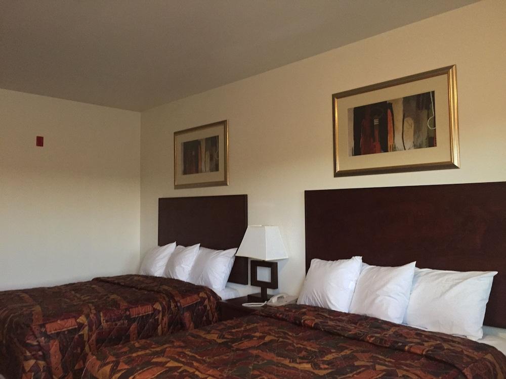 America Inn & Suites photo 8
