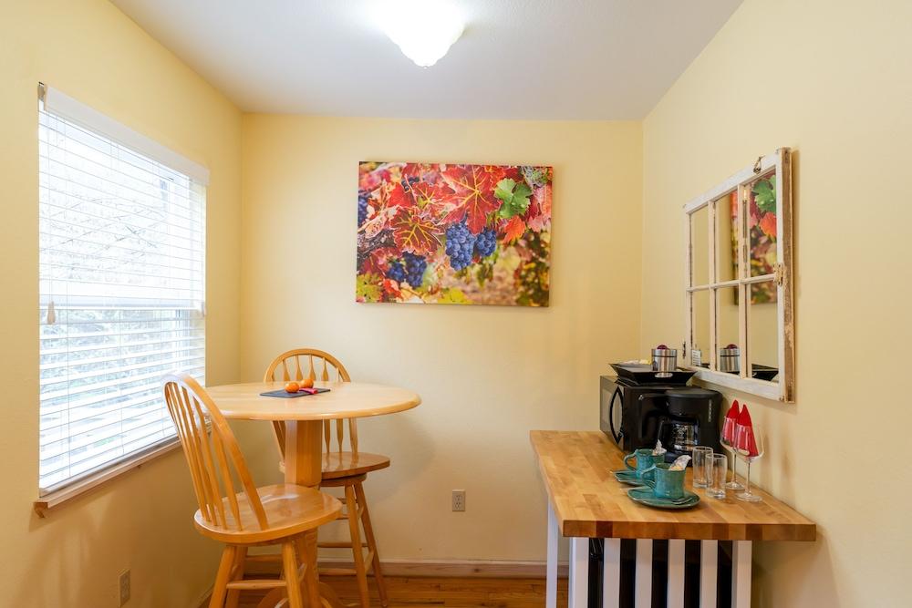Aurora Park Cottages photo 12