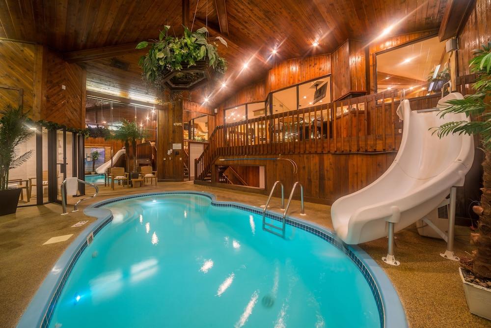 Sybaris Pool Suites Mequon photo 18