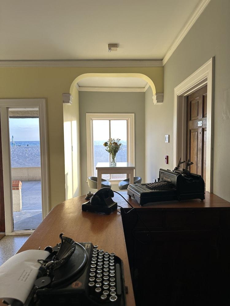 The Vurpillat Beachfront Hotel photo 8