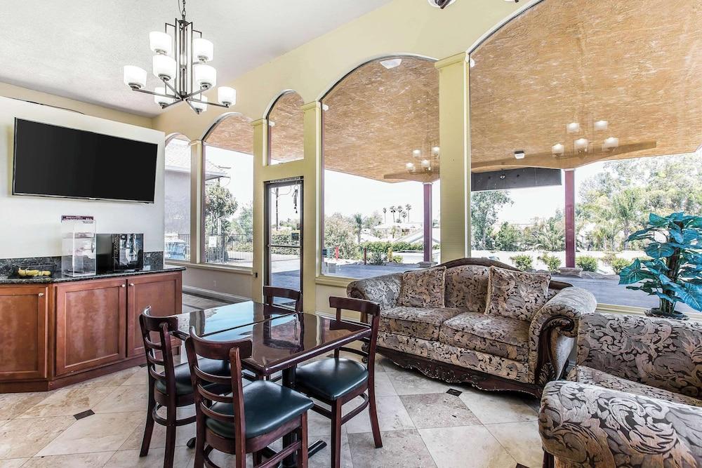 Rodeway Inn & Suites Canyon Lake-Menifee West photo 4