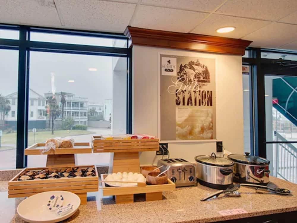 Seaside Inn Oceanfront photo 32