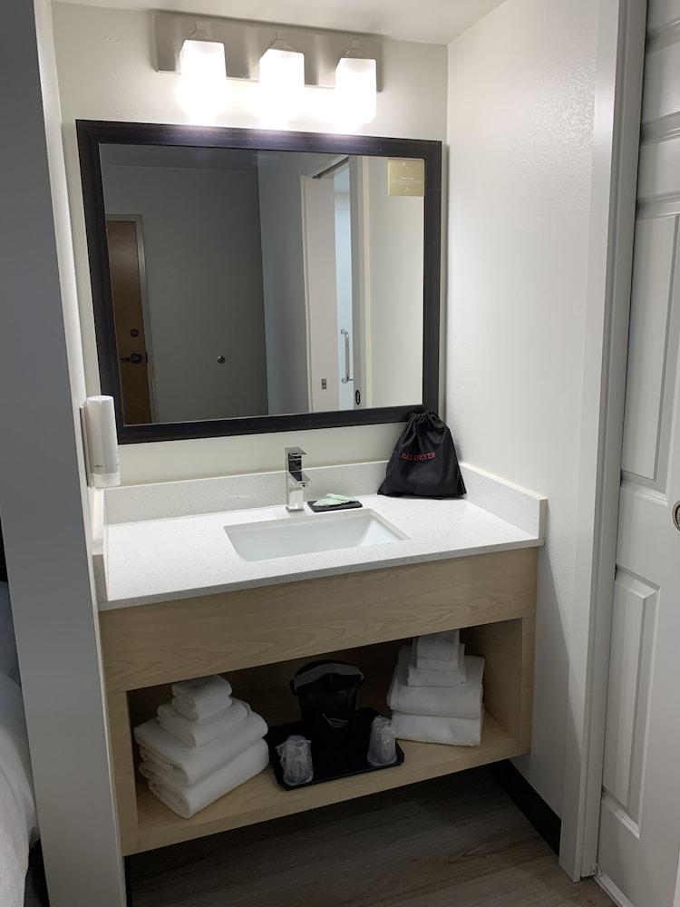 Sleep Inn Staunton photo 13