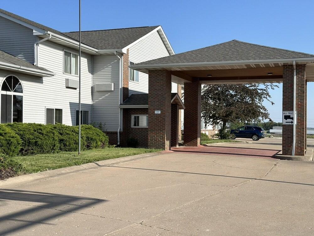 Econo Lodge El Paso, IL photo 29