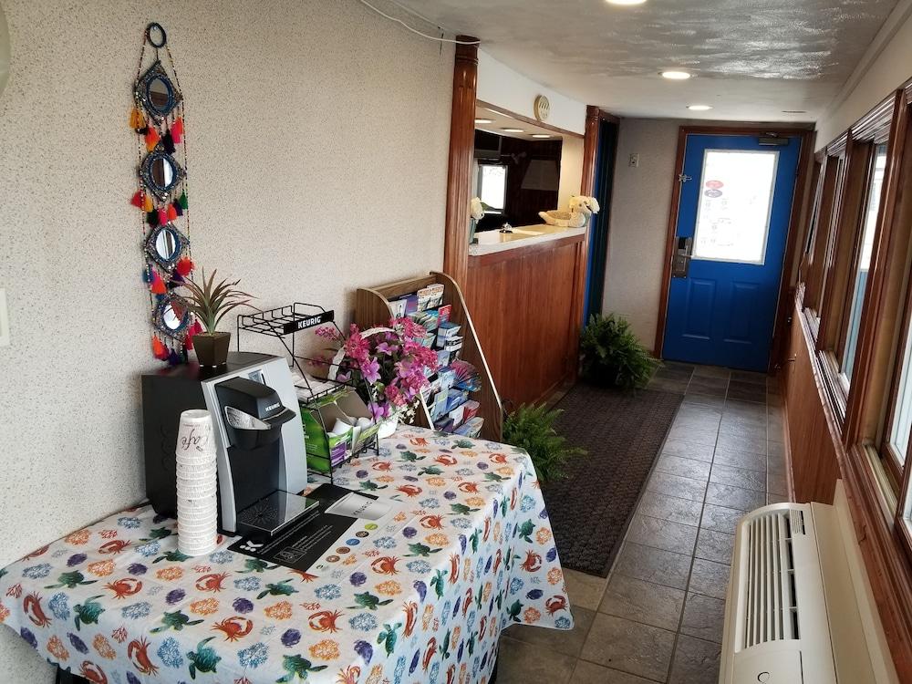 The Tides Motel photo 11
