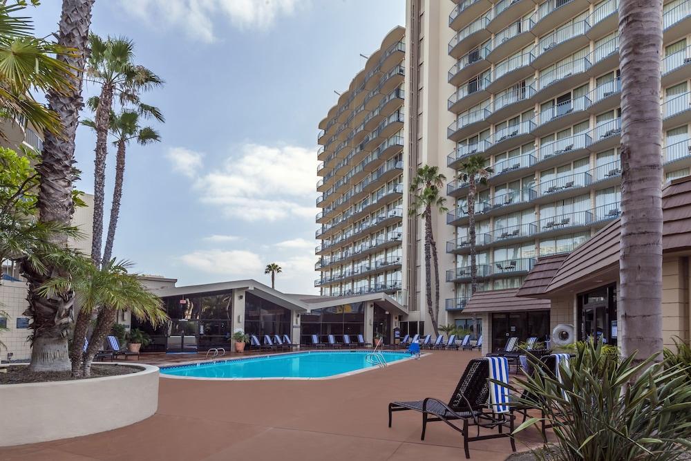 Wyndham San Diego Bayside photo 39