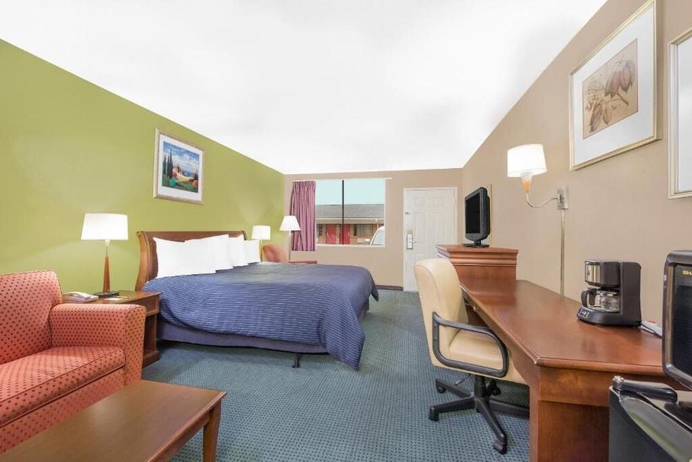 Hotel Express — hotel in Anniston