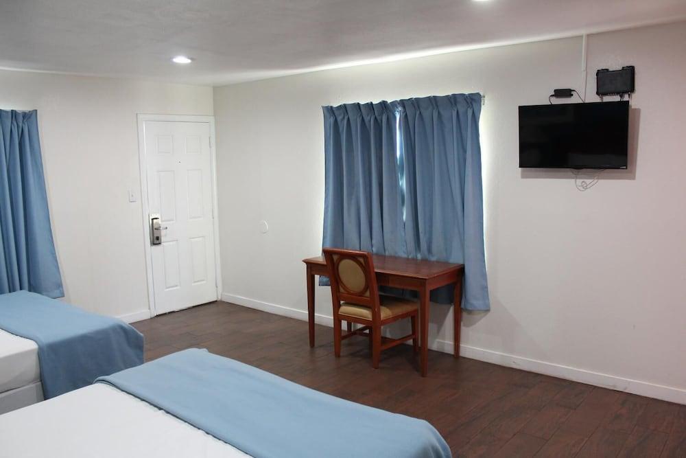 Oceanside Inn and Suites photo 18