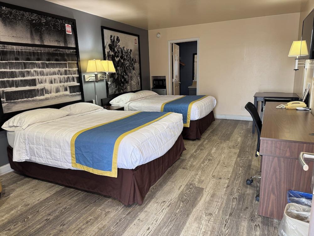 Red River Inn photo 8