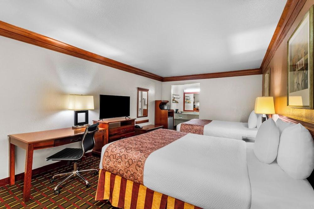 Scottish Inn Decatur photo 6