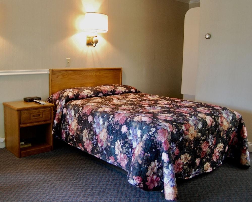 T-Bird Motor Inn photo 21