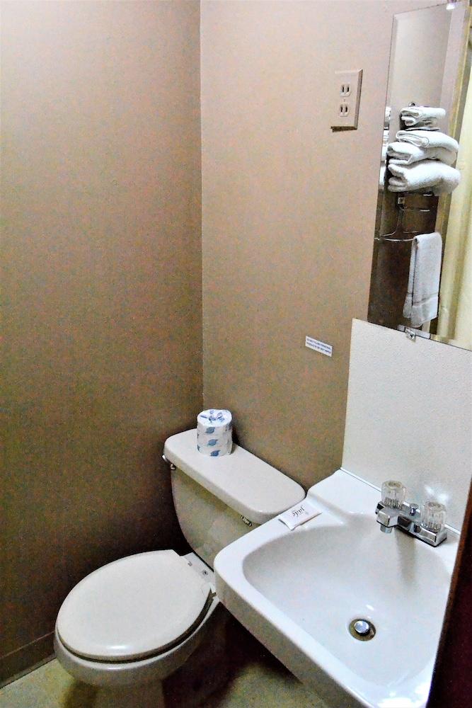 Innkeeper Motel photo 49