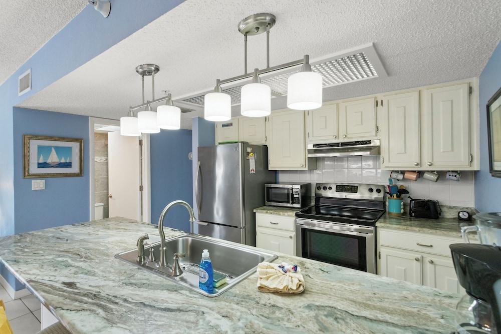 Fifty Gulfside Condominiums photo 7