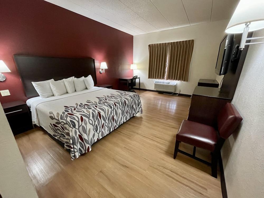 Red Roof Inn Sandusky - Milan photo 6