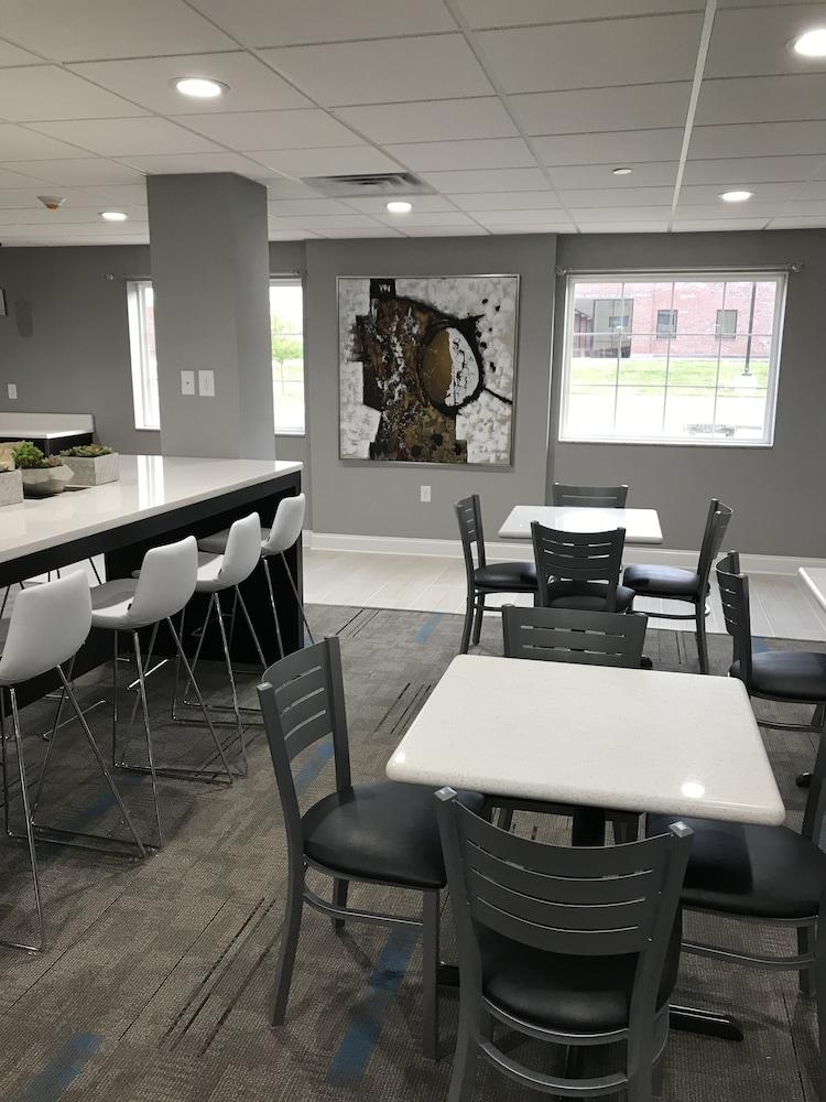 Home Inn and Suites photo 45