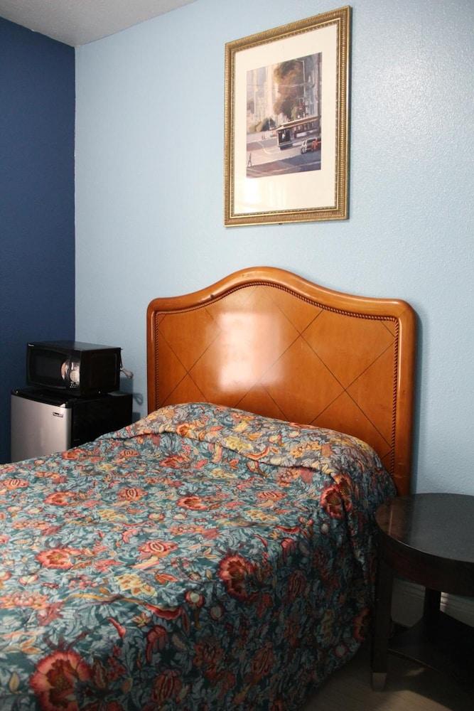 Oak Hotel photo 25