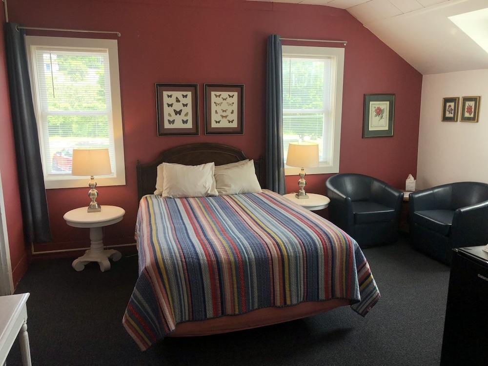 Harbor's Edge Motel photo 4