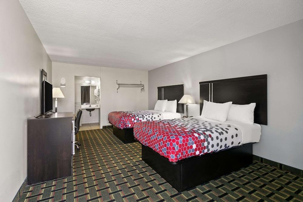 Econo Lodge Clemson - University Area photo 22