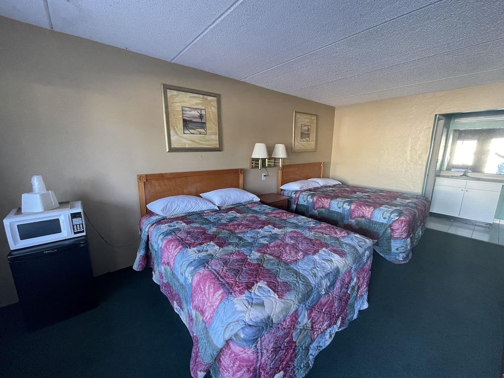 Clearwater Inn photo 12