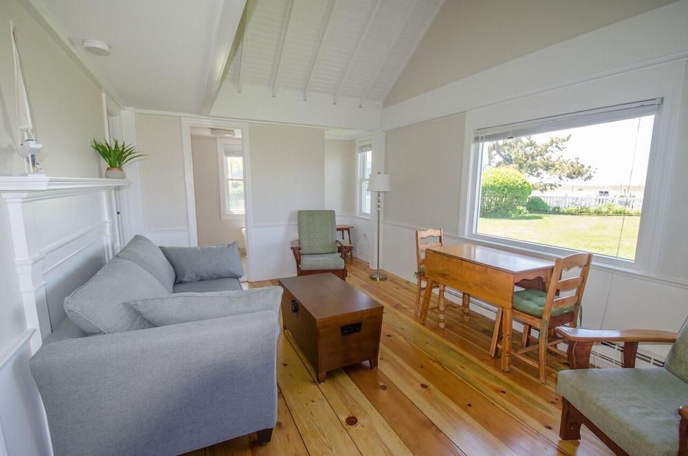East Harbour Motel and Cottages photo 21