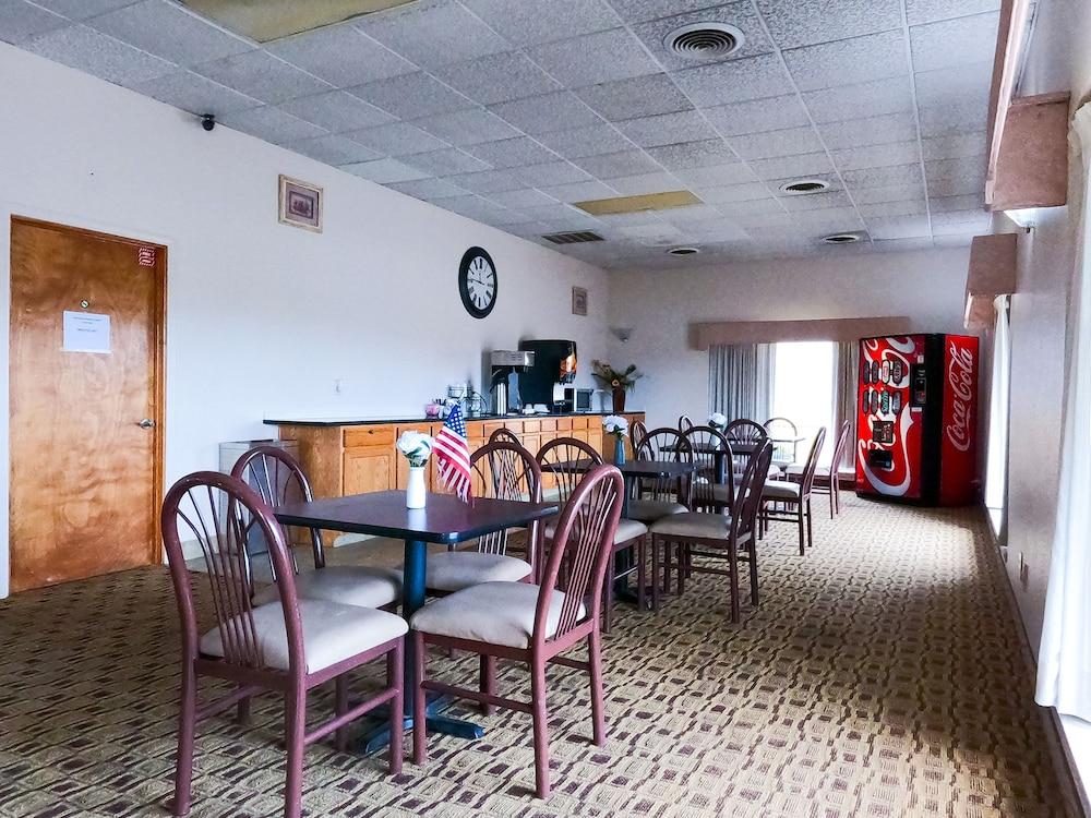 Salina Inn photo 25
