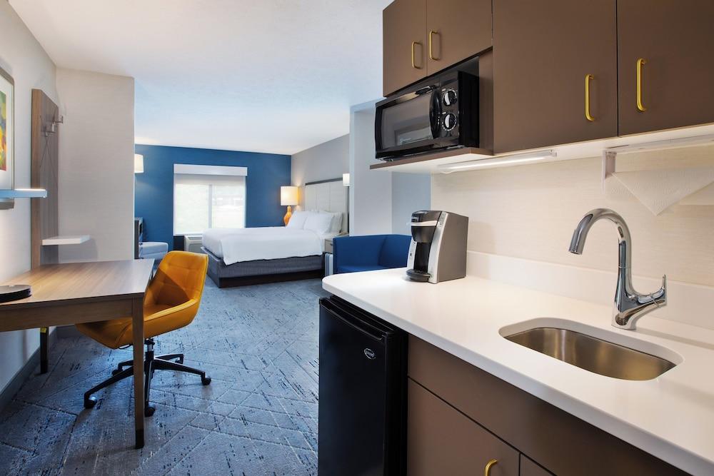 Holiday Inn Express & Suites Kent - University Area by IHG photo 24