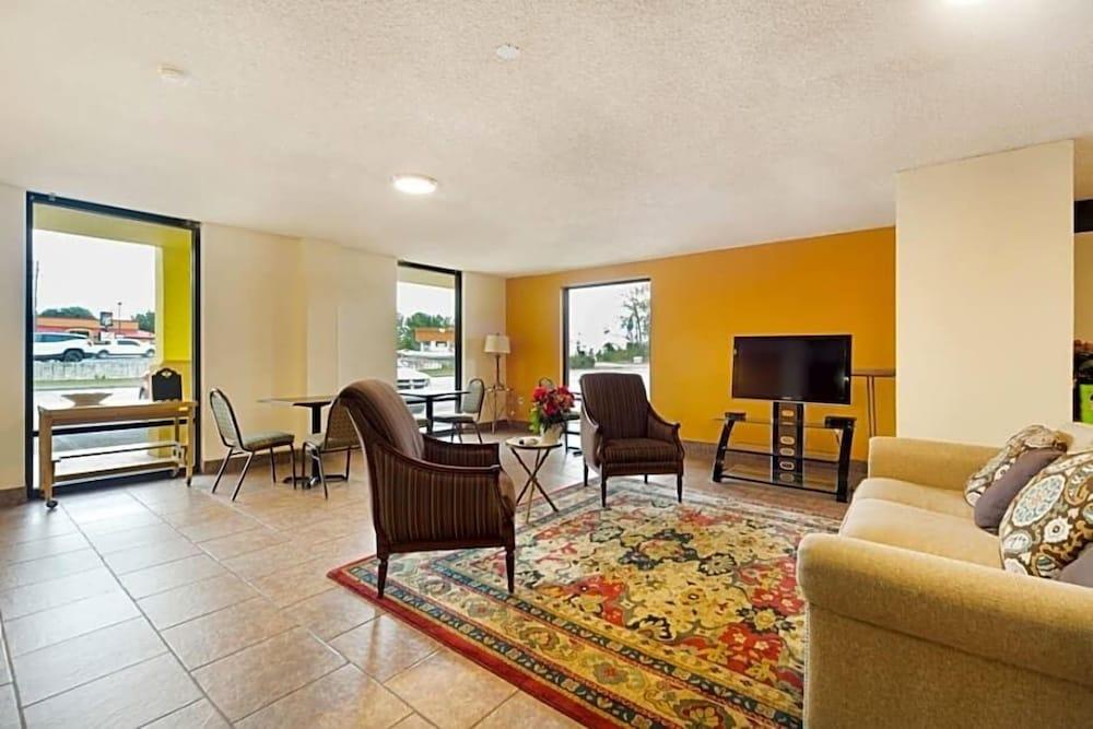 Days Inn by Wyndham Atmore photo 30