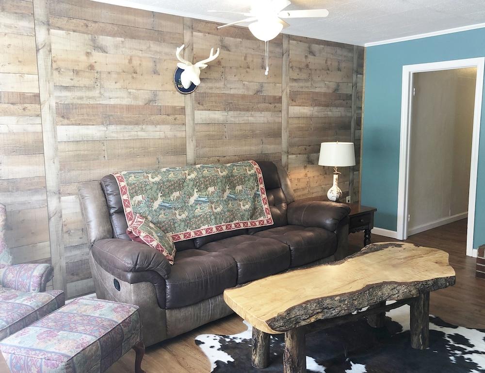 Meadowlark Motel with Restaurant & Bar photo 56