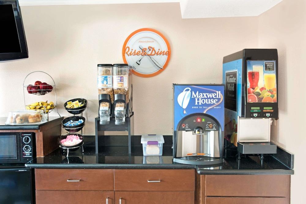Howard Johnson by Wyndham Houston Heights/Downtown photo 16