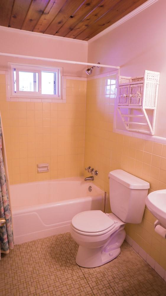 Sun 'N' Sand Motel photo 9