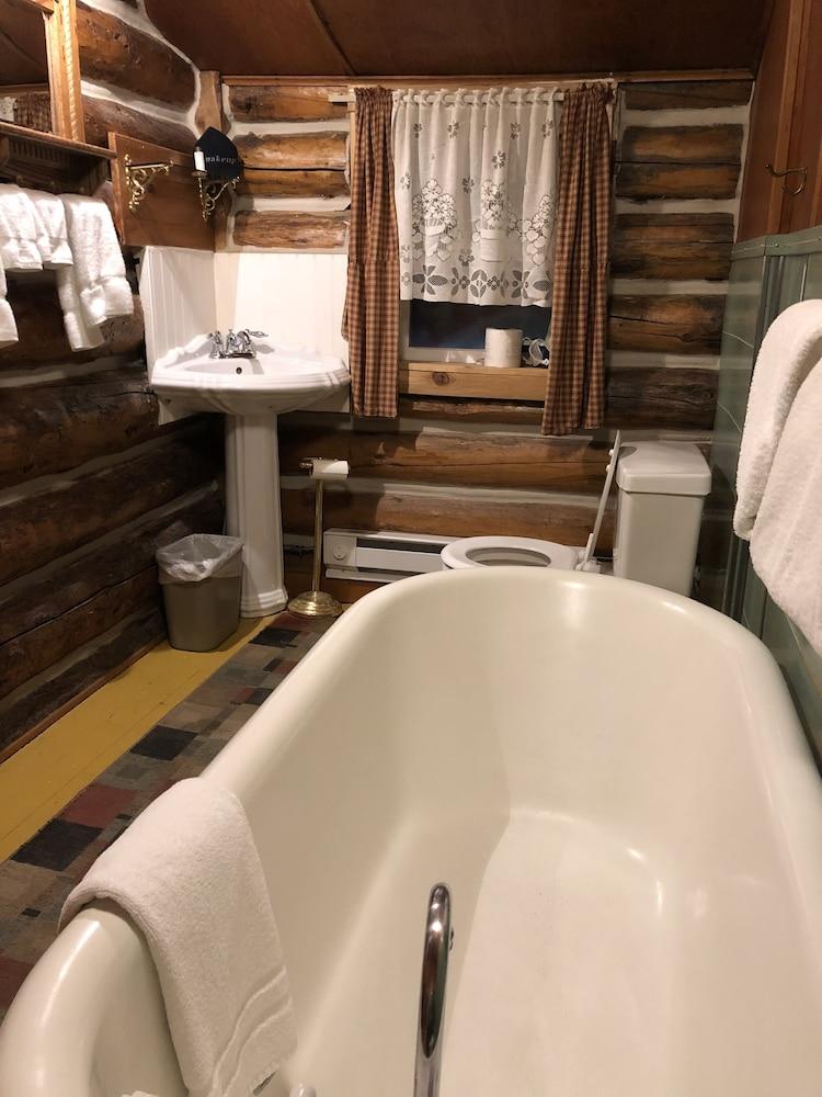 The Historic Madison Hotel Motel photo 28