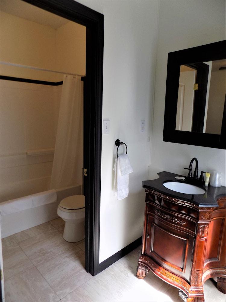 The Landmark Inn photo 37