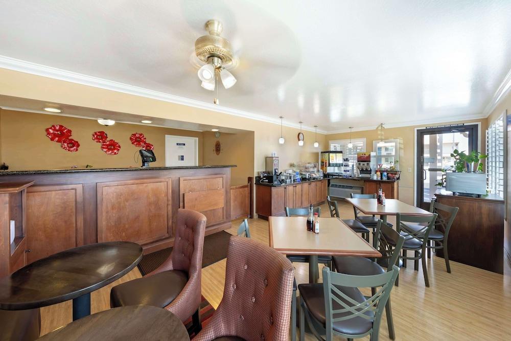 Best Western Hanford Inn photo 2