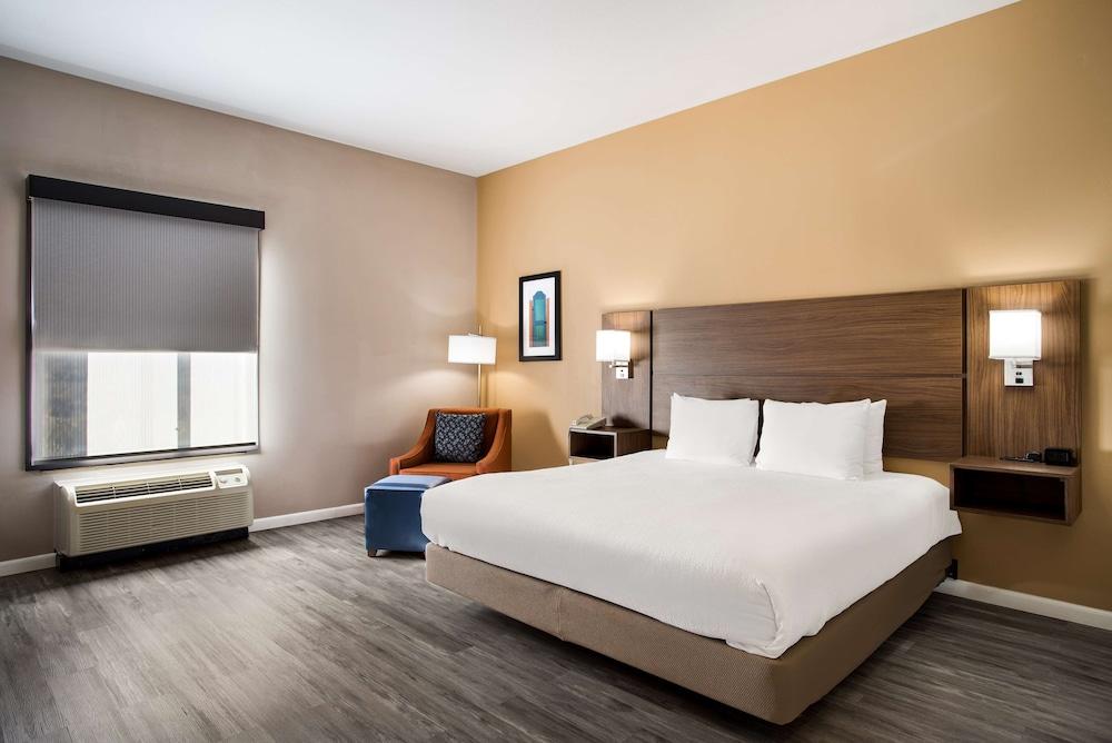 Best Western Gallup West photo 8