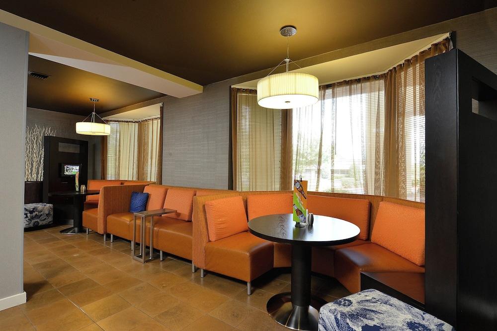 Courtyard By Marriott Bentonville photo 21