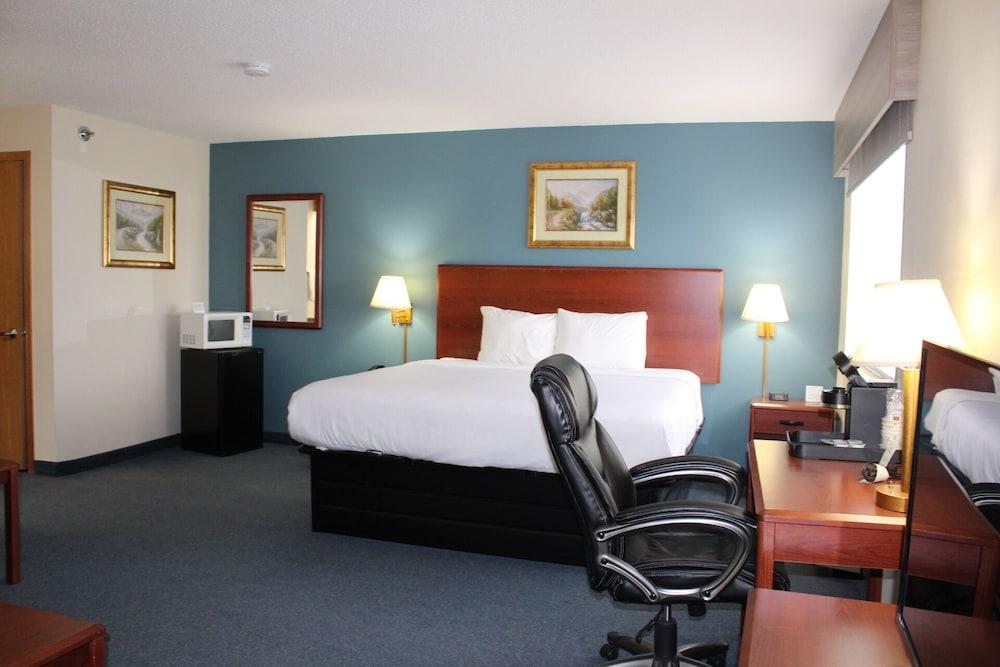 Reston Inn & Suites photo 23