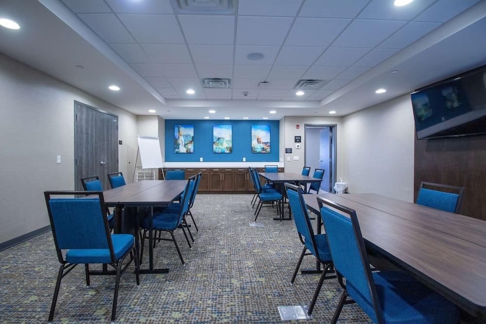 Hampton Inn & Suites North Attleboro photo 33