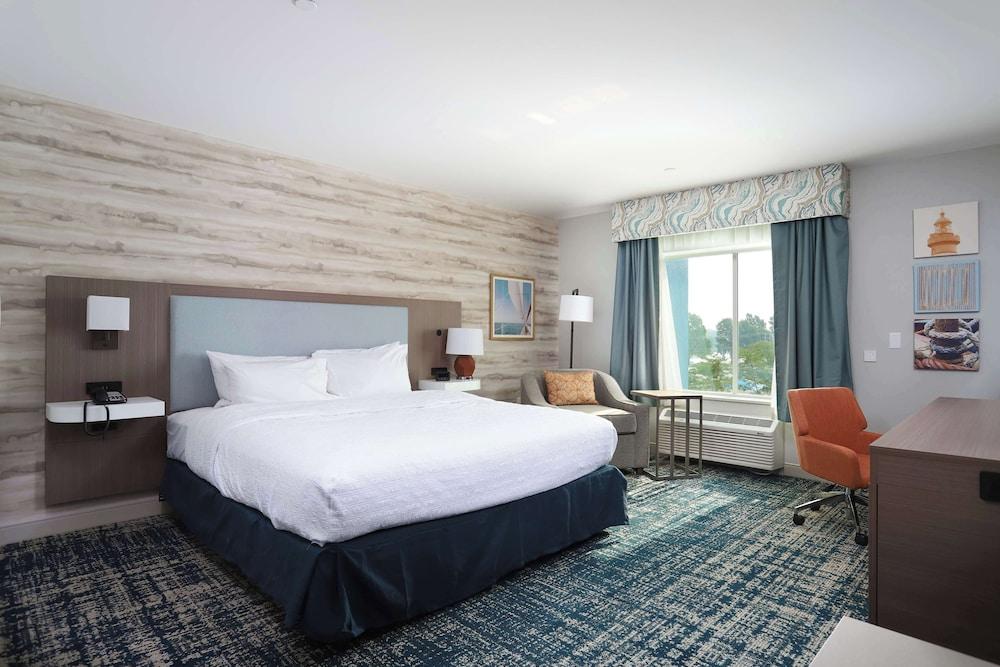Hampton Inn & Suites Manistee Waterfront photo 6